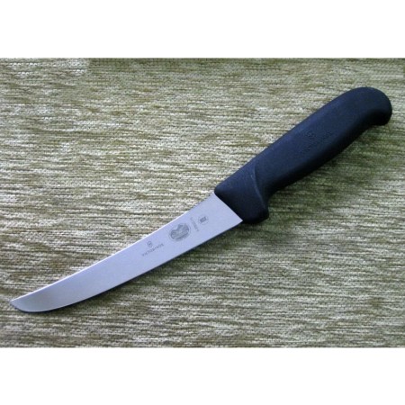 Нож кухонный Victorinox Fibrox (5.6503.15) стальной обвалочный лезв.150мм прямая заточка черный