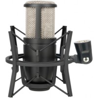 Микрофон проводной AKG P220 черный